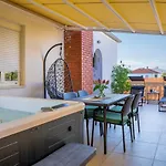 Paula With Private Jacuzzi And Parking- Near The