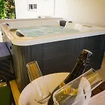 アパート Paula With Private Jacuzzi And Parking- Near The