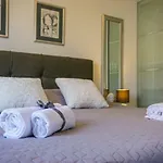 Paula With Private Jacuzzi And Parking- Near The アパート *