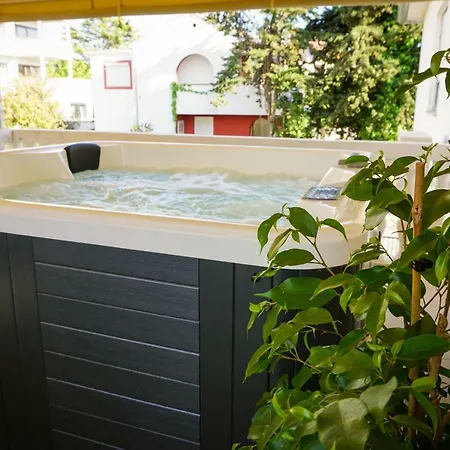 Апартаменты Paula With Private Jacuzzi And Parking- Near The