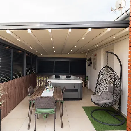 Apartman Paula With Private Jacuzzi And Parking- Near The *