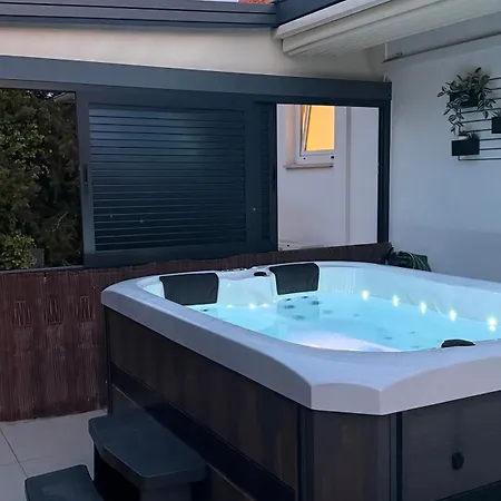 Apartman Paula With Private Jacuzzi And Parking- Near The