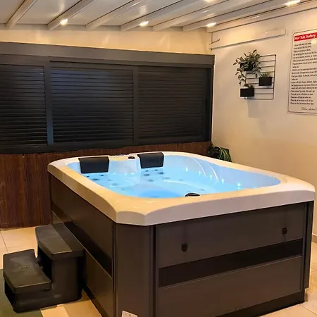Apartman Paula With Private Jacuzzi And Parking- Near The *