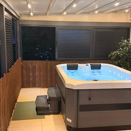 Paula With Private Jacuzzi And Parking- Near The Apartman *