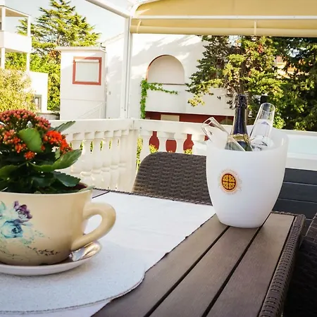 Paula With Private Jacuzzi And Parking- Near The Appartement *