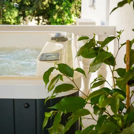 Paula With Private Jacuzzi And Parking- Near The Апартаменты *