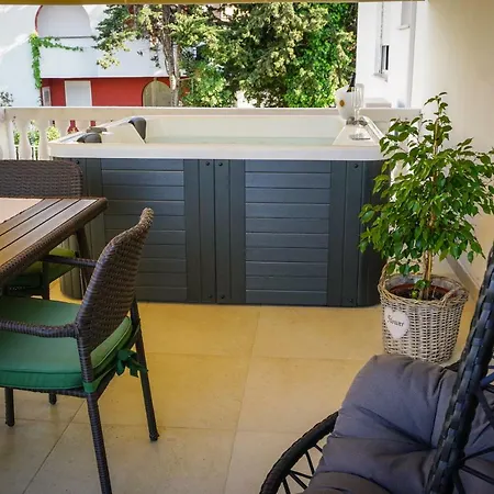 Paula With Private Jacuzzi And Parking- Near The Апартаменты *
