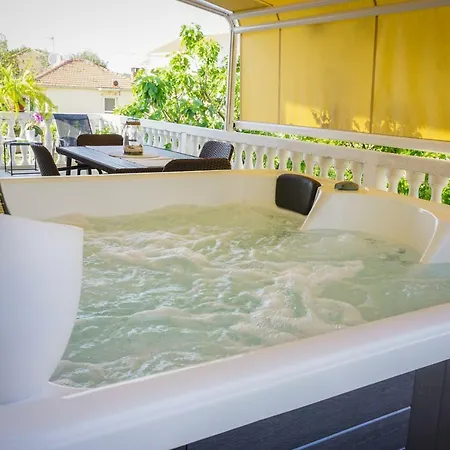 Paula With Private Jacuzzi And Parking- Near The * Zadar