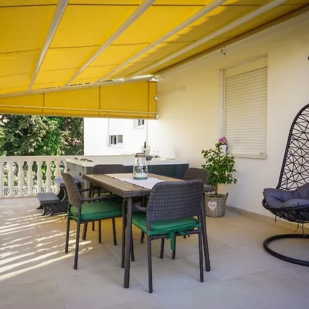 Appartement Paula With Private Jacuzzi And Parking- Near The