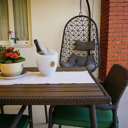 Paula With Private Jacuzzi And Parking- Near The Апартаменты