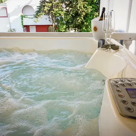 Paula With Private Jacuzzi And Parking- Near The