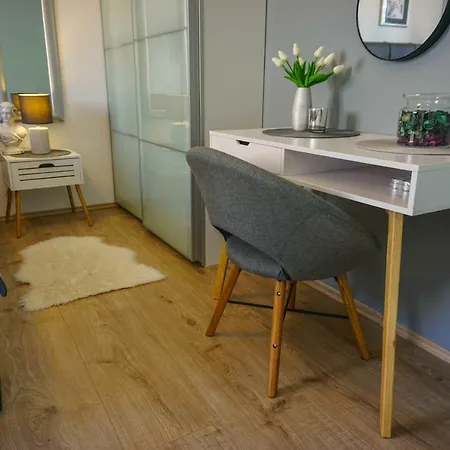 Paula With Private Jacuzzi And Parking- Near The Appartement *