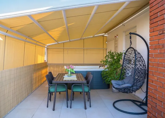 Paula With Private Jacuzzi And Parking- Near The 아파트 자다르