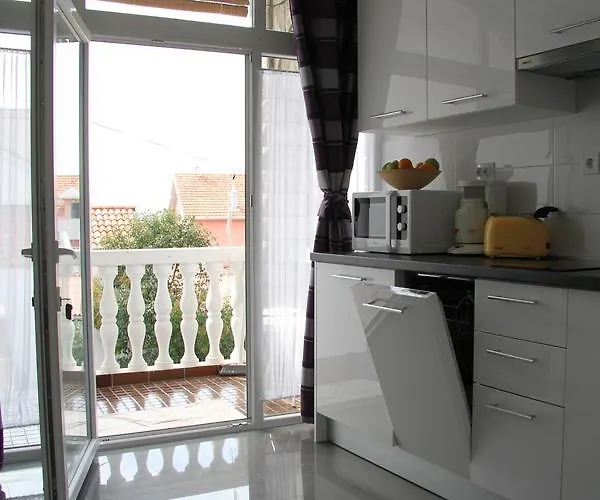 Paula With Private Jacuzzi And Parking- Near The