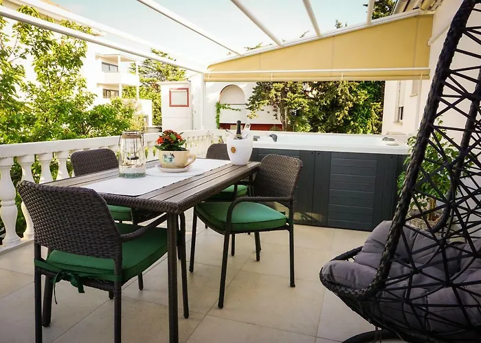 아파트 Paula With Private Jacuzzi And Parking- Near The