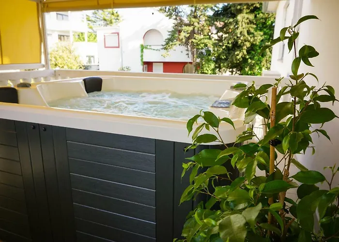 아파트 Paula With Private Jacuzzi And Parking- Near The