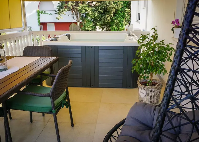 Paula With Private Jacuzzi And Parking- Near The 아파트 *