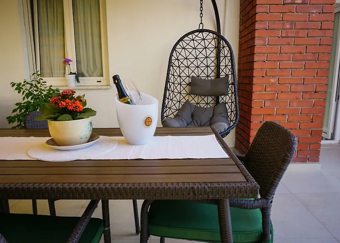 Paula With Private Jacuzzi And Parking- Near The 아파트