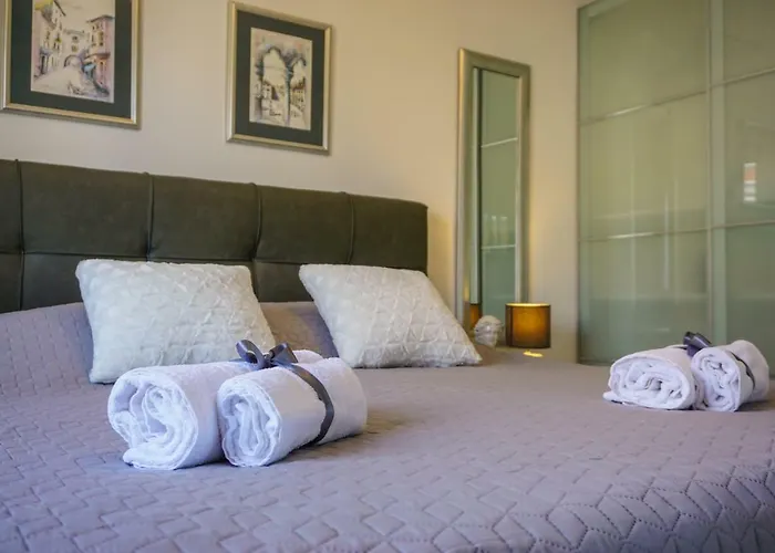 Paula With Private Jacuzzi And Parking- Near The 아파트 *