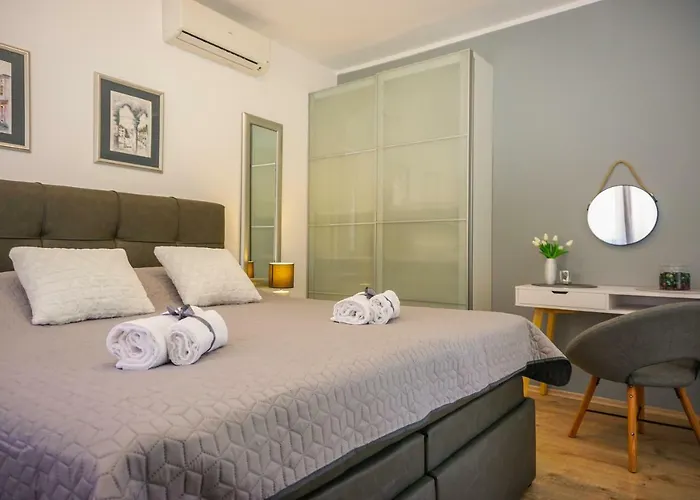 아파트 Paula With Private Jacuzzi And Parking- Near The 자다르