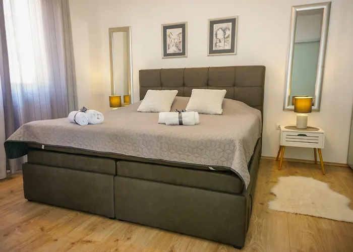 아파트 Paula With Private Jacuzzi And Parking- Near The 자다르