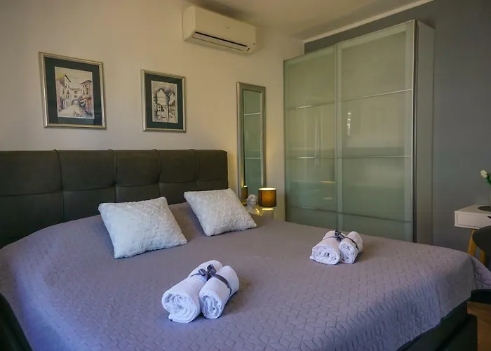 Paula With Private Jacuzzi And Parking- Near The *